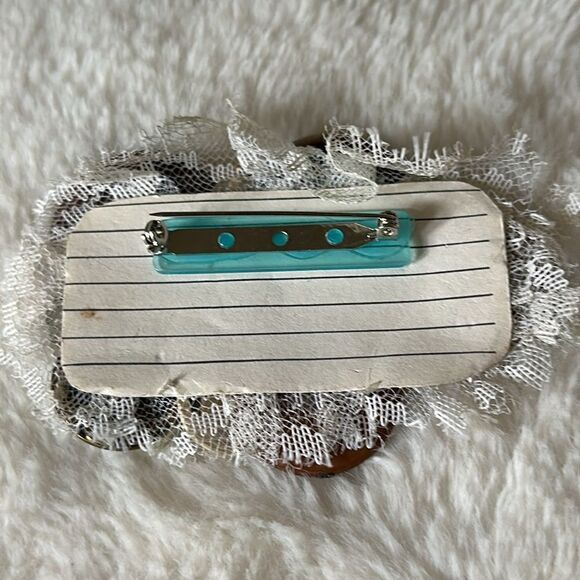 Vintage Button Brooch! - Picture 2 of 4